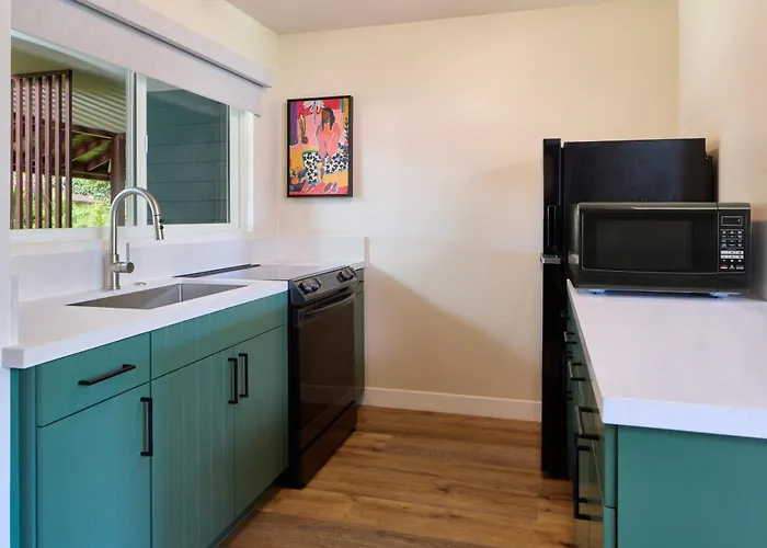 Royal Lahaina Bungalows & Spa